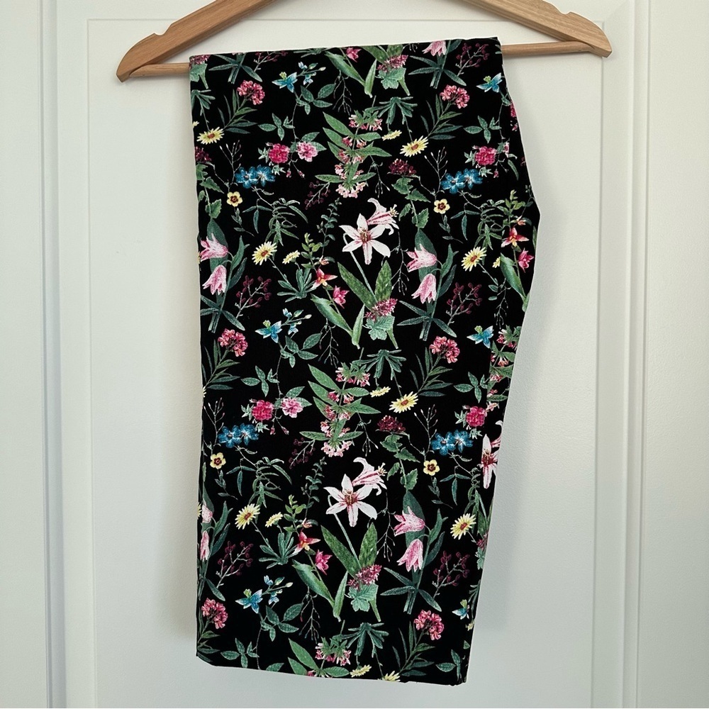 Floral Roz and Ali Crop Capri Pants